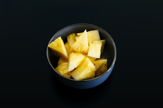 de-ce-te-ustura-limba-cand-mananci-ananas-proaspat