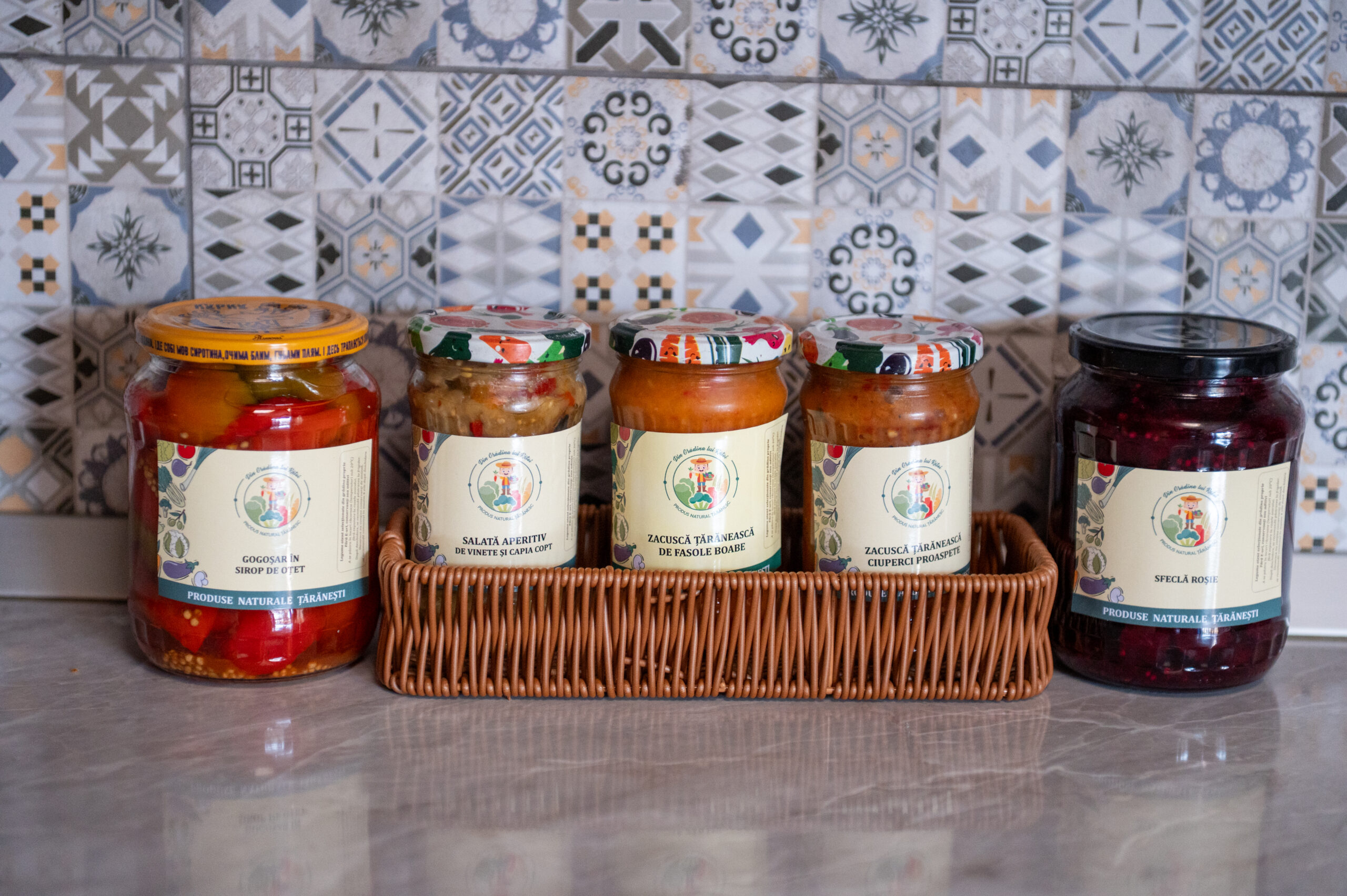 zacuscă și conserve punct gastronomic local Din Grădina lui Rățoi