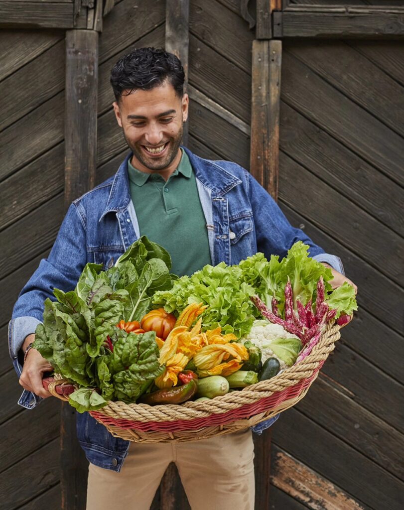 sardinia-blue-zone-longevitate-alimentatie-sanatoasa-dieta-mediteraneana-francesco-mattana-vin-cannonau-legume-de-sezon-microbiom-stil-de-viata