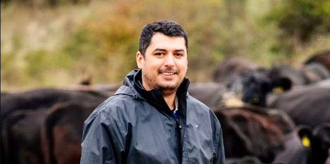 angus-farm-stefan-barbulescu-carne-de-vita-angus-aberdeen-angus-carne-grass-fed-100-grass-fed-vita-crescuta-pe-pasune-pasunat-regenerativ-ferma-de-vite-carne-de-vita-friptura-de-vita-carne-premium-restaurante-michelin-chefi-bucatarie-gastronomie-romania-ferma-romaneasca