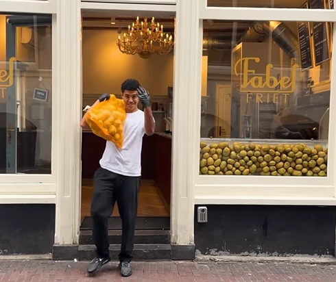 Cozi, gunoaie, pescăruși și șobolani / Un restaurant celebru pe TikTok, dat în judecată de localnici: „A poluat întreaga zonă”